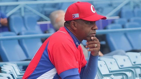 ⚾️A un día del duelo decisivo ante Canadá, el mentor del equipo Cuba, Germán Mesa, adelantó hoy a Prensa Latina vía WhatsApp que realizará cambios en la alineación y confirmó al zurdo Liván Moinelo como abridor.

🔗acortar.link/X9WibJ