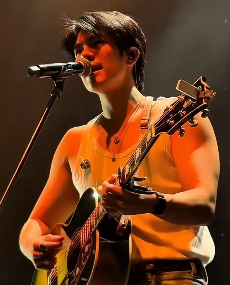 GORGEOUS HOTTEST HANDSOME HE IS EVERYTHING