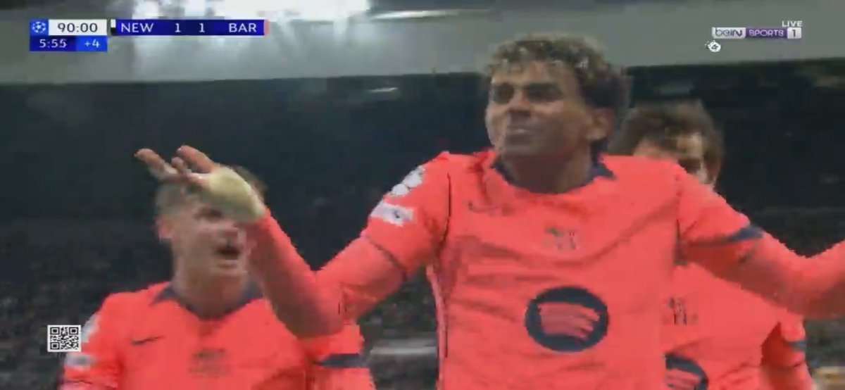 معدل بركة جزاء واحتفل بهذي الطريقة 😂😂😂😂😂😂😂😂😂😂😂