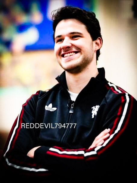 ℛℯ𝒹 𝒟ℯ𝓋𝒾𝓁 👹 tweet media