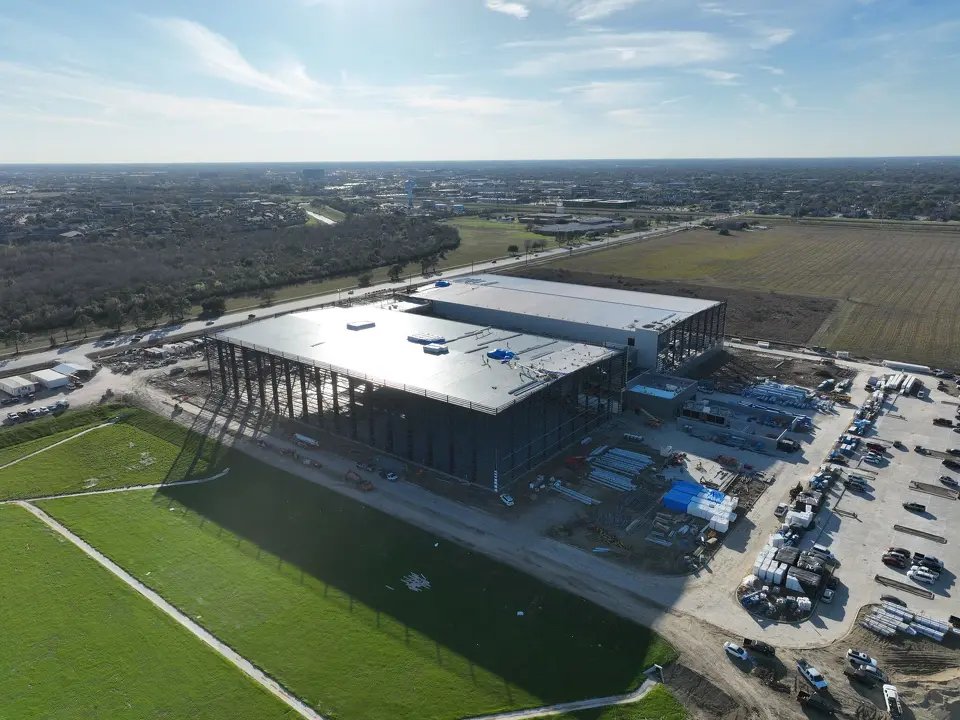 TAMUSpace's tweet photo. The Texas A&amp;M Space Institute is the future of space exploration.

Opening this fall, the $200M facility will feature the world’s largest indoor lunar and Martian landscapes, giving experts a place to test technology for future missions.

@chron: https://t.co/Q4IgkiVf84 https://t.co/df5cCtiVo2