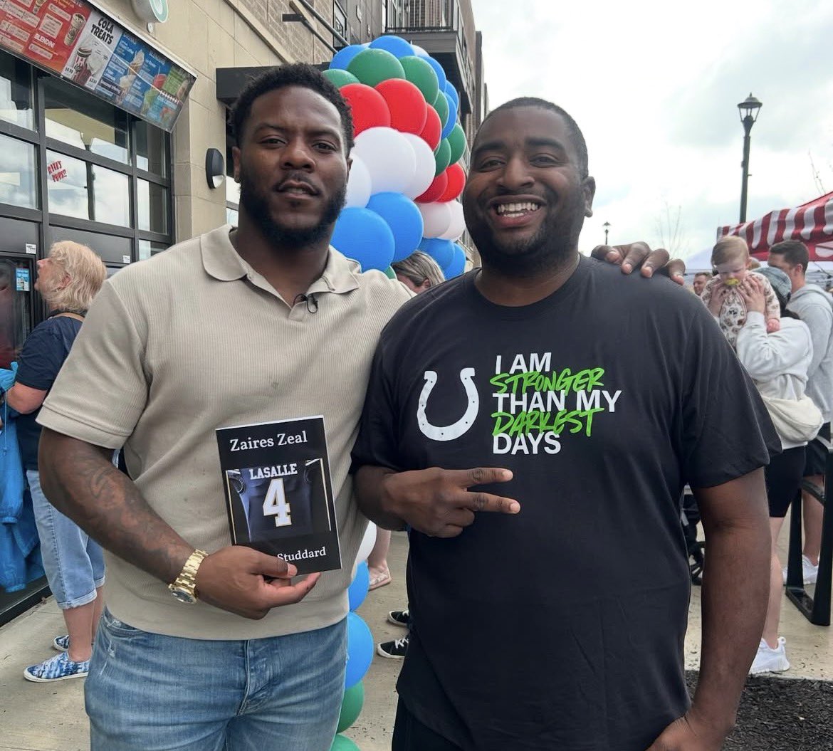 TevinStuddard's tweet photo. Colts got rid of some dogs! S/O Michael Pittman Jr., Zaire Franklin and Dayo Odeyingbo for showing love to my books, and yaw continue to be great! I’m forever a fan for what you all did for the city on and off the field 💯
@MikePitt_Jr @ZiggySmalls_ @dodeyingbo https://t.co/DKPUrf05JK
