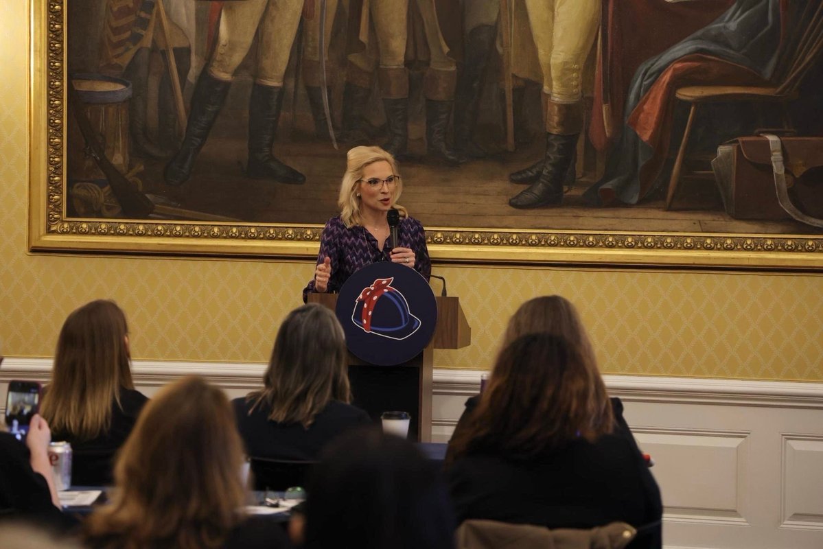 Ashley Hinson tweet media