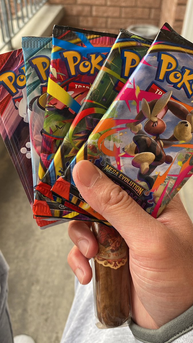akiraBabyyyyyy's tweet image. Post work cigar and pack rippings. Today’s pokemon raid found nothing. Makes me sad to know if I had vending machines here, I would get something… HITS IN COMMENTS. #pokemon #tcg #pokemontcg #raid #pokemonraid #postwork #cigar