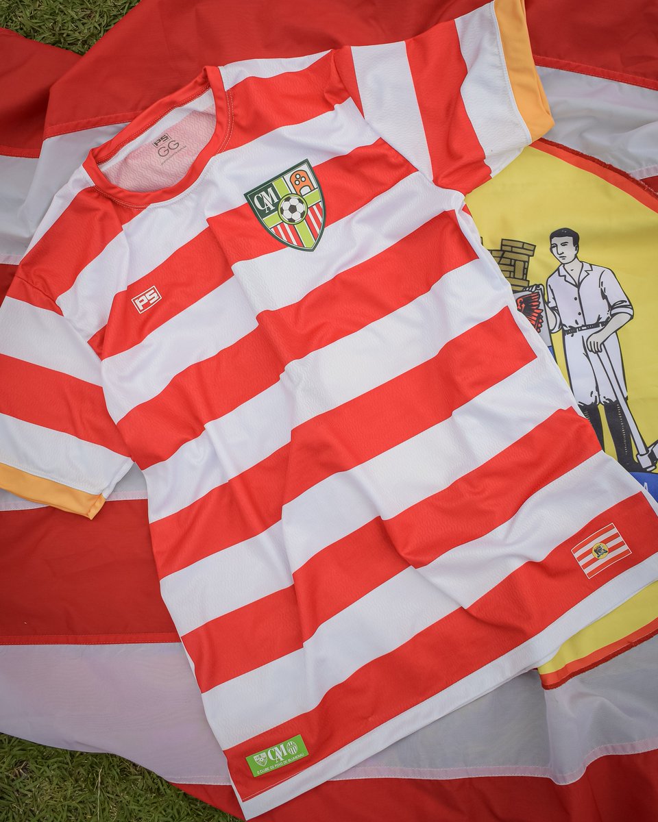 cametropolitano's tweet photo. A nossa nova camisa principal de goleiro é uma grande releitura da bandeira de Blumenau. Seja nas listras, no acabamento em amarelo, ou no "Pro Sancta Catharina et Brasília", estampado na gola. 

Uma homenagem à cidade e aos blumenauenses 💚

📸 @pgcaet 

#SouMaisMetrô 🇳🇬 https://t.co/oB48WnM9CK