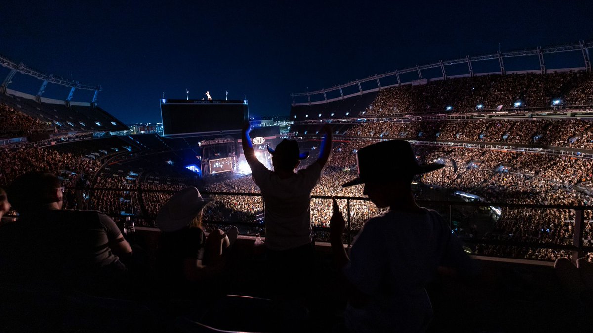 Empower Field at Mile High tweet media