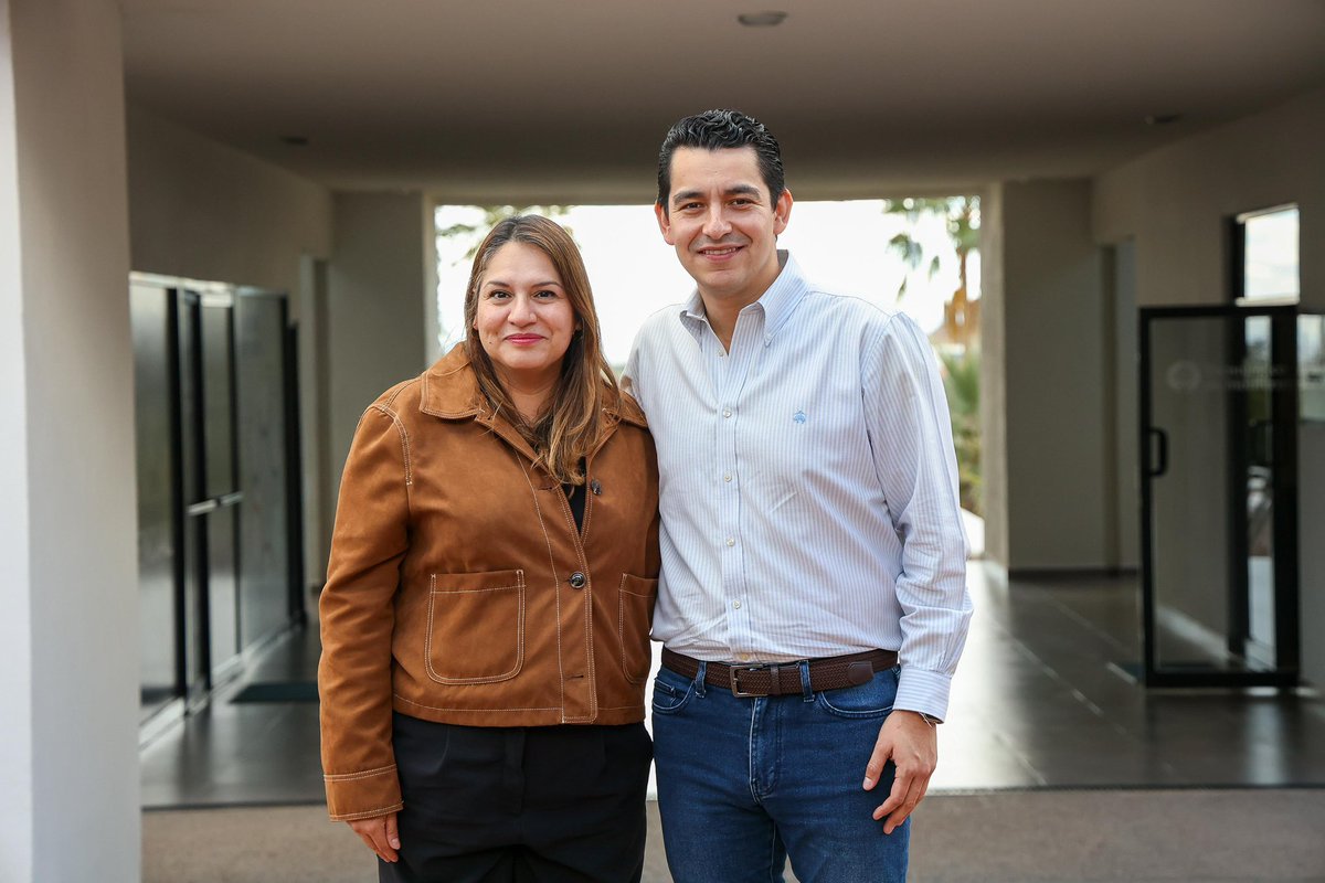 gradillasrob's tweet photo. Hoy tuvimos el gusto de sostener una productiva reunión con mi estimada amiga Lucía Canseco, Directora General del @TECcampusSON, en la que dialogamos sobre temas de gran relevancia para las y los jóvenes sonorenses, quienes representan el impulso hacia un estado más próspero y mejor preparado👏🏼

Desde el Gobierno de Sonora encabezado por nuestro Gobernador @AlfonsoDurazo, seguimos trabajando de la mano con el sector para fortalecer las herramientas y oportunidades que ofrecen las instituciones educativas de Sonora🫱🏽‍🫲🏻