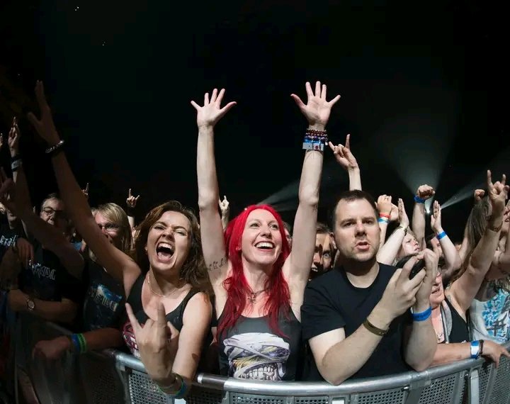 Bruce Dickinson tweet media