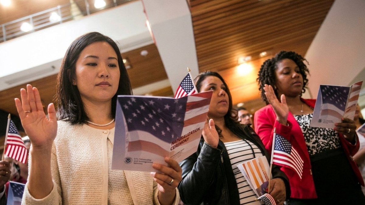 Geoffrey Moore tweet media