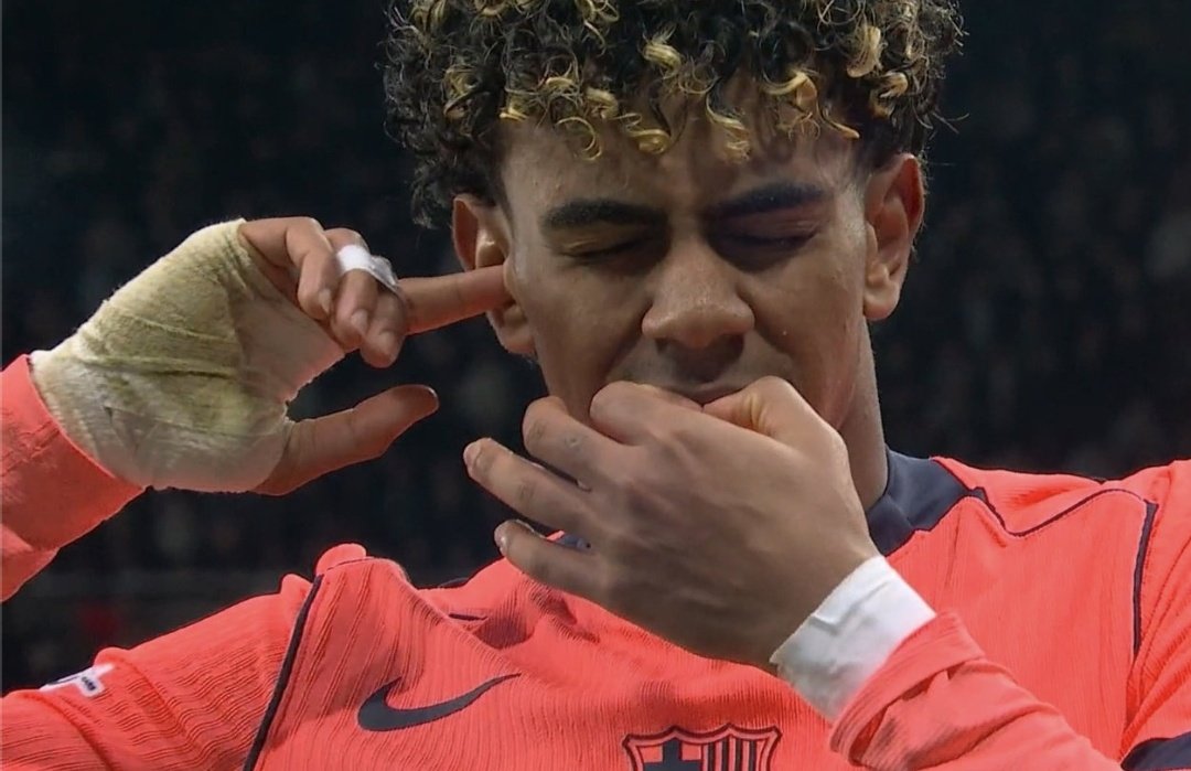 Lamine Yamal sur Instagram il y'a 8 heures : "Le moment est venue".

Lamine Yamal 8 heures plus tard : "Il fait taire tout un stade."

Quand il parle, il agit toujours.