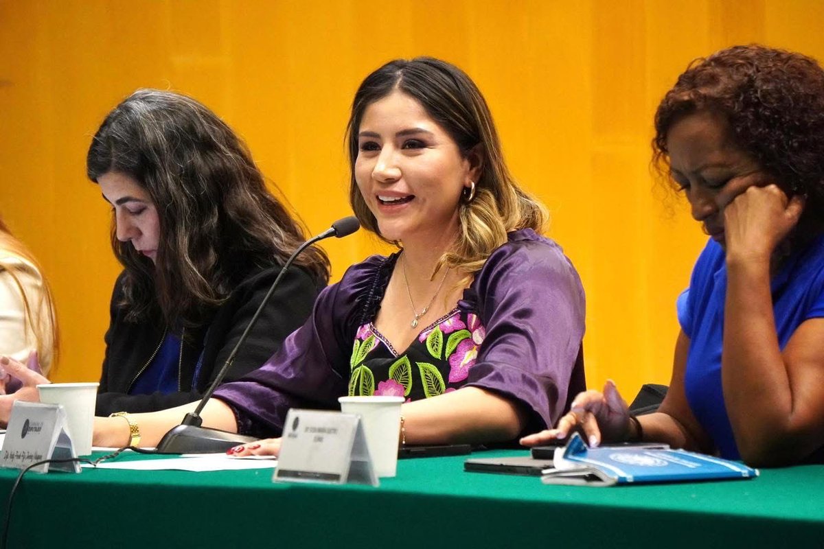 PoderCiudadTV's tweet photo. Hoy‼️

En cabina, la Dip. fed. @NatyJimenezOax Presidenta de la Comisión de Pueblos Indígenas y Afromexicanos

📻#RadioCongreso
🎙️@floresaquino
⏰17/18 hrs #EnVivo

📲 https://t.co/lWDtpAOGIO 🎧

📍@CanalCongreso https://t.co/gq5VJ9TGA5