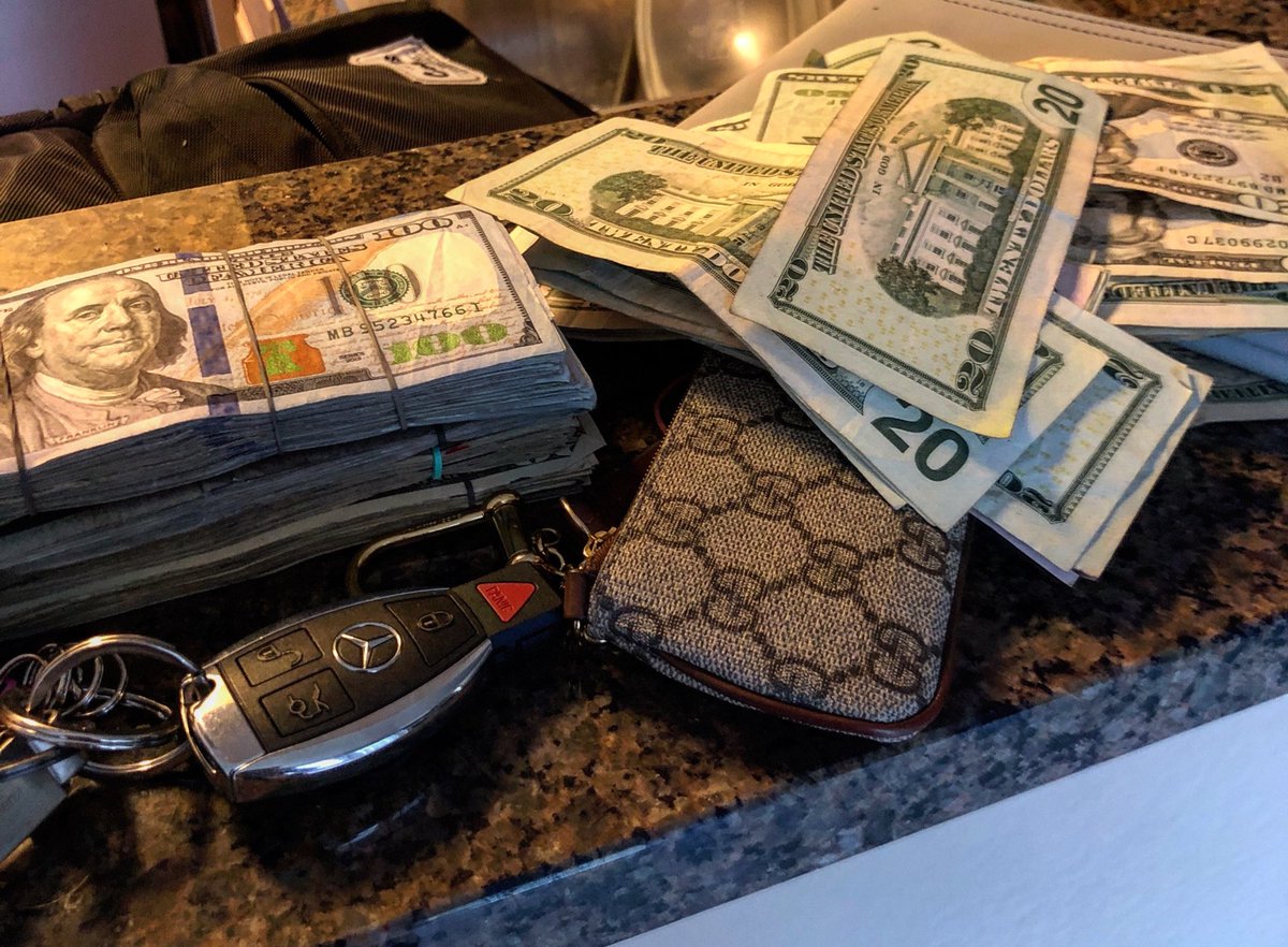 FollowOfficial's tweet photo. 🫴 $500 #giveaway to my loyal ones and A 2 3 months free memberships soon as i hit 50k man it’s been a long journey
#RT & #LIKE
👇 #commment ya #CASHAPP https://t.co/gVkisUdEl8
