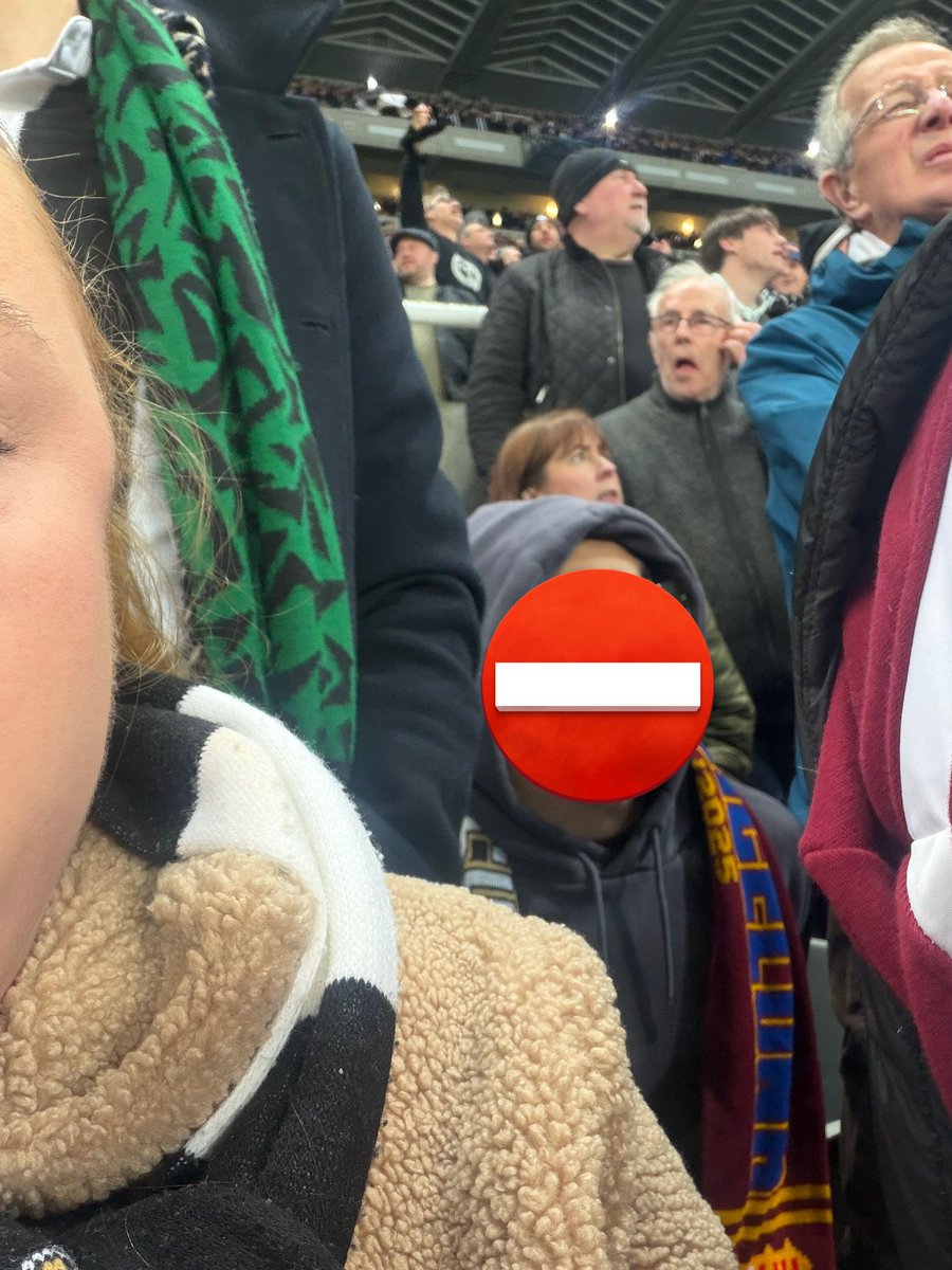 Kendall Rowan tweet media