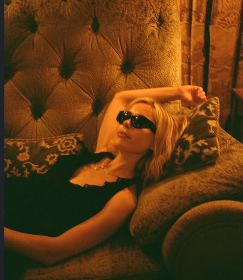 #. (fui derrubada pelo elon) estou chegando agora &amp; procuro plots!! curte aqui para eu te chamar na dm 🌟