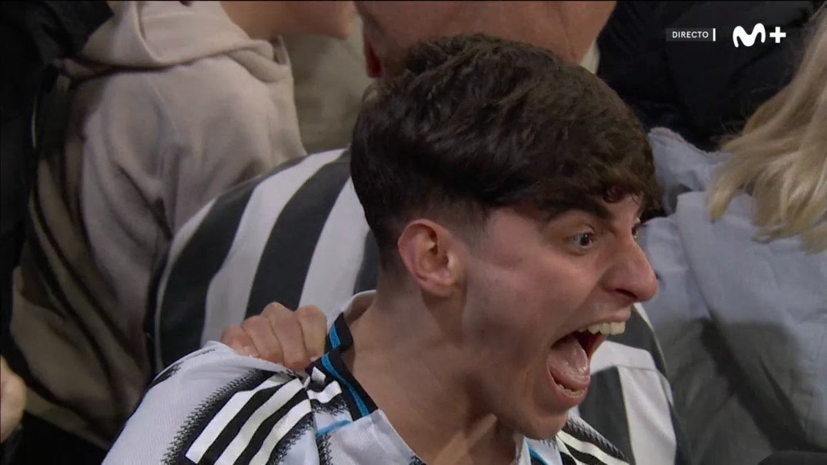 stopthatmessiii's tweet photo. Life comes at you fast bro 😂😂 https://t.co/veBdBg7lw4