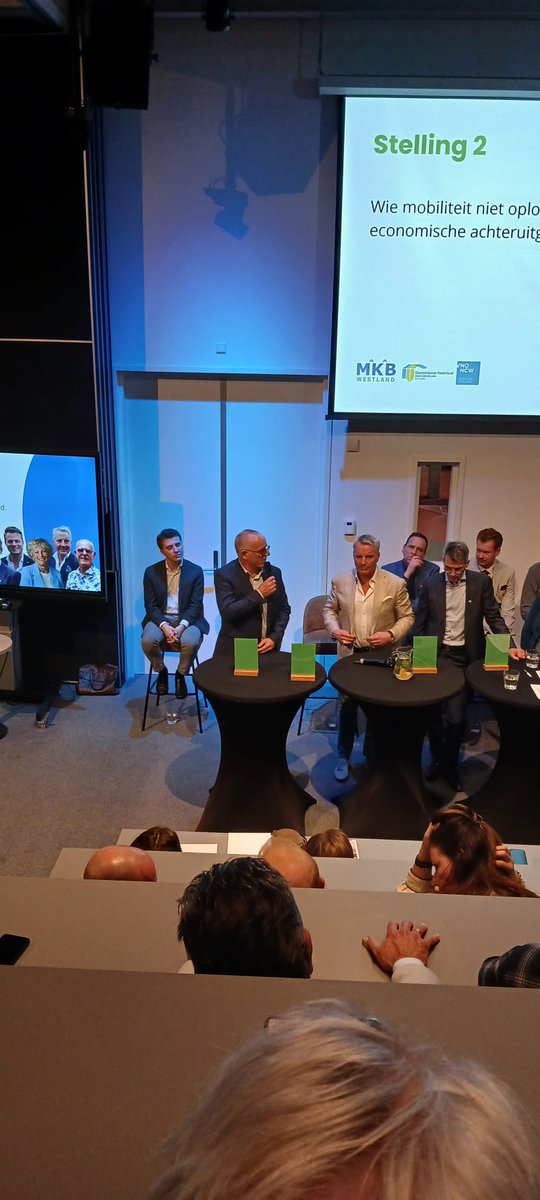 LPFWestland's tweet photo. Vanavond debat bij de WHC. Onze lijsttrekker Peter Voskamp benadrukte nogmaals het belang van onze tuinbouwsector en voor het directe overleg met de Westlandse ondernemers.
#stemlijst4
#GR2026
#gemeenteraadsverkiezingen https://t.co/k524uks8xH