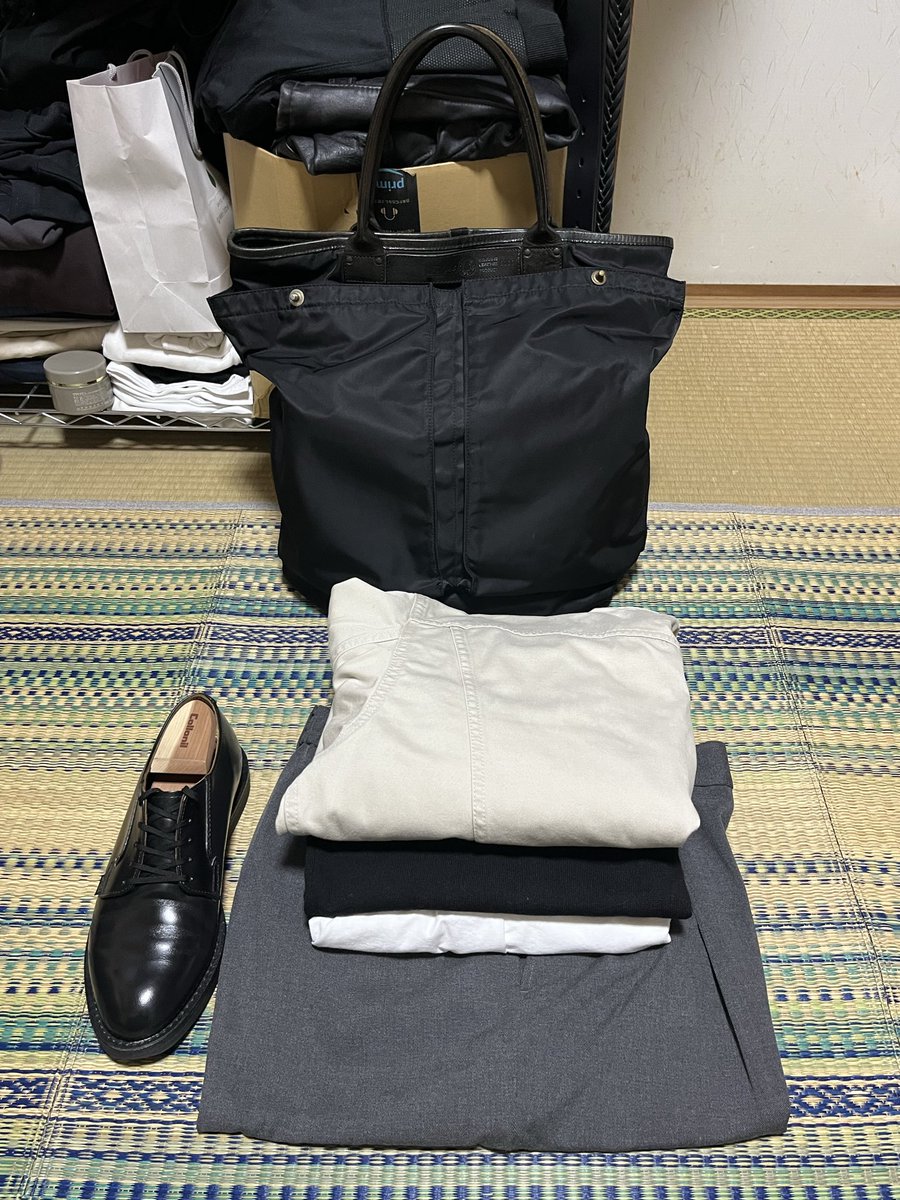 6eou1e6wdhLOjc3's tweet photo. おはようございます😃今日のコーデ→TAIONのミリタリーダウンJK、古着Leeウエスターナー、無印のニット、無印のBDシャツ、GUのワイドスラックス、レッドウイングのポストマン101OX。大人の古着ミックスカジュアルコーデ👍#TAION #Lee #無印良品 #GU #レッドウイング #ミリタリー #古着 https://t.co/qVuNv43njt