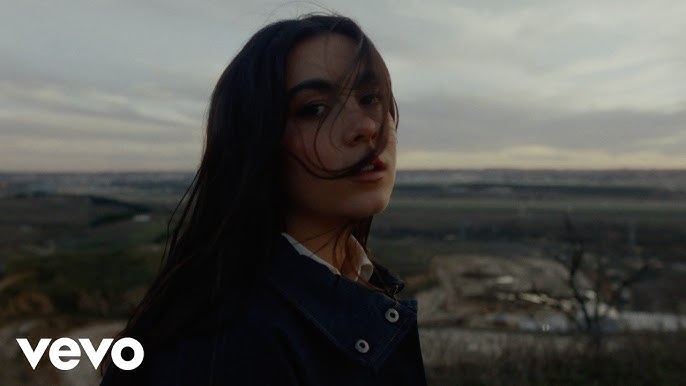 Formula_Music's tweet photo. 💥🔥🎶
#NoFueReal de @chiaraoliver ha sido elegida por el voto de nuestros seguidores como uno de Los Últimos Grandes Estrenos Musicales.

¡Dale ❤️ si te parece un TEMAZO!

¿Tu frase favorita de la canción? 🤔
https://t.co/XXb3SFMMDn https://t.co/xYqSdxxNeB