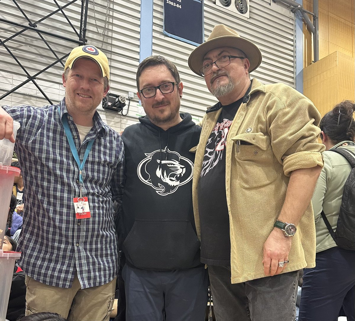 Mr. Pora tweet media