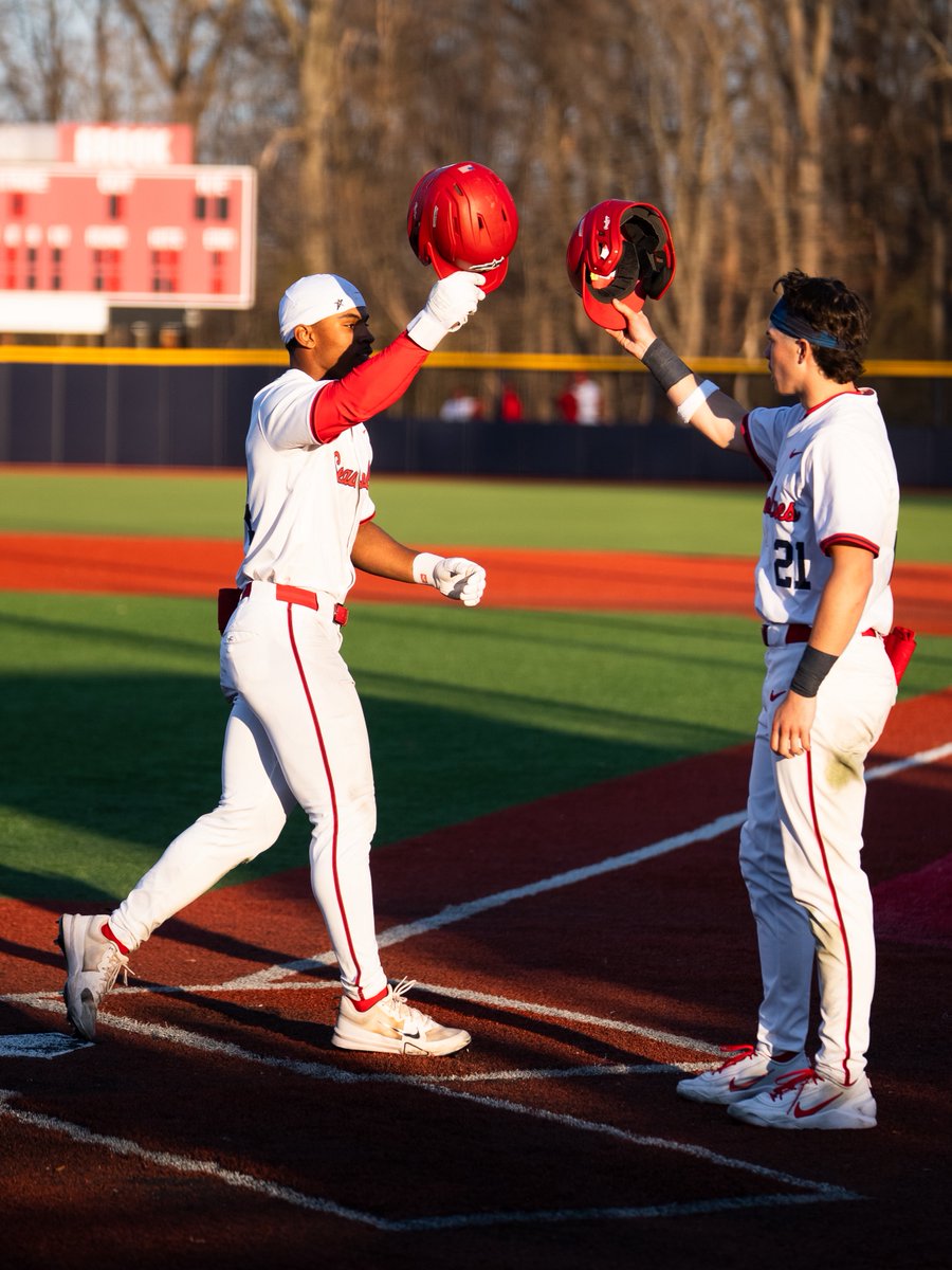 StonyBrookBASE's tweet photo. BOT 8 | 🐺 8, 🐾 13

🚨 JACKSON BOMB 🚨

🌊🐺 x #NCAABaseball https://t.co/AYM6HkiPNc