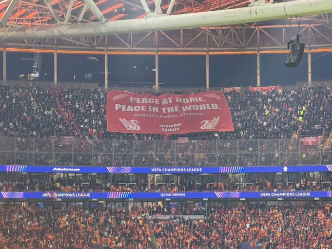 Belki de dünya üzerinde kendi ulusunu bir felaketten kurtarıp da belli bir yüzdesi tarafından sevilmeyen kurucu bir lider yoktur…

Dünyanın en büyük takımlarından Liverpool taraftarlarına şunu başka bir lider için kimse ama kimse yaptırmaz yapmazlar da…

Dünyanın en büyük