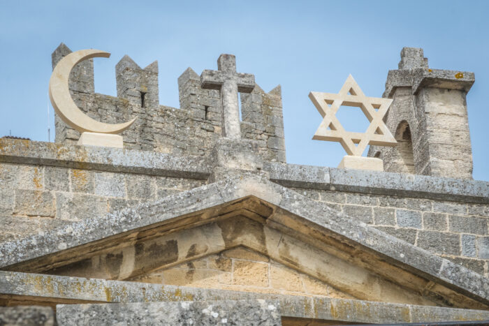 A third way to address antisemitism -  thewisdomdaily.com/a-third-way-to… A third way to address antisemitism