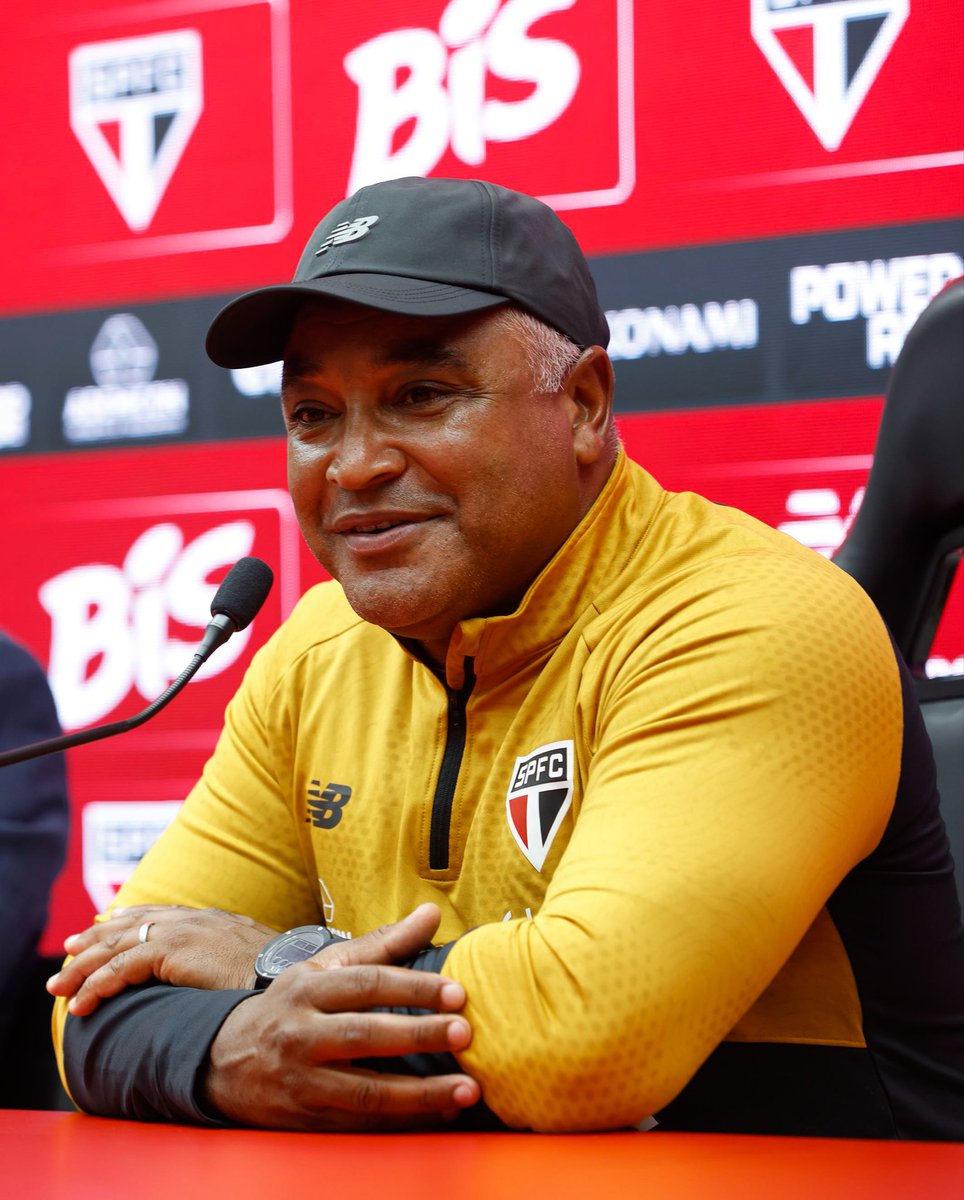 SaoPauloFC's tweet image. 🗣️ Roger Machado:

“A felicidade de estar no São Paulo transborda. Sabendo do desafio, sabendo da grandeza do clube e dos atletas que eu teria aqui para trabalhar, não pensei em nada mais do que a possibilidade de aceitar esse convite.”

#VamosSãoPaulo 🇾🇪