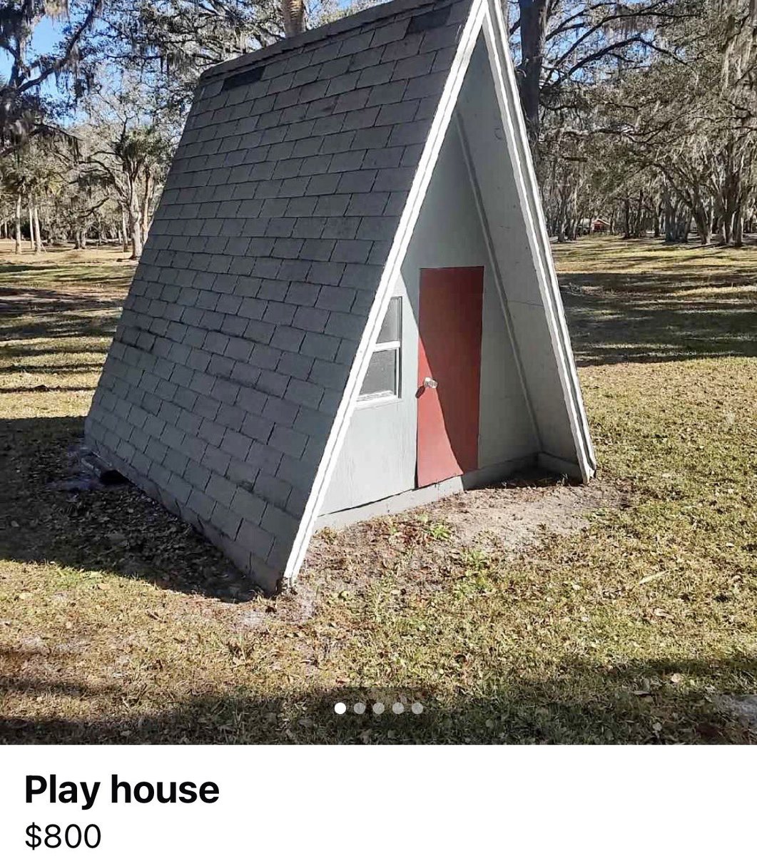 kokayne's tweet photo. have they not seen midsommar.. this ain’t not damn playhouse https://t.co/XXivJ7gjn5