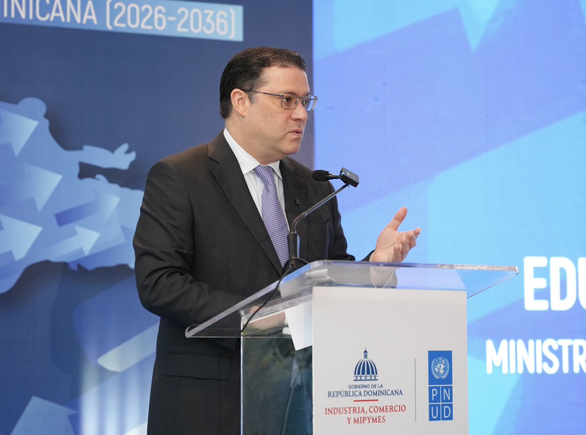 joeltorresDO's tweet photo. Bajo la visión del Pdte. @LuisAbinader y el ministro de @MIC_RD @SanzLovaton, consolidamos una estrategia de largo plazo para conectar a RD con los centros de innovación global.

El país se proyecta al mundo como un hub de innovación. 🚀 Con la estrategia del Pdte. @LuisAbinader, nos unimos a los centros de producción más avanzados para competir en la economía del conocimiento.

¡Generando oportunidades para todos! 🇩🇴🙌 
@raquelarbaje #RDavanza #hubDeInnovación