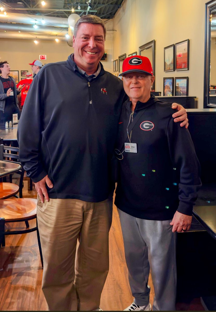 Loyal Listener Club tweet media