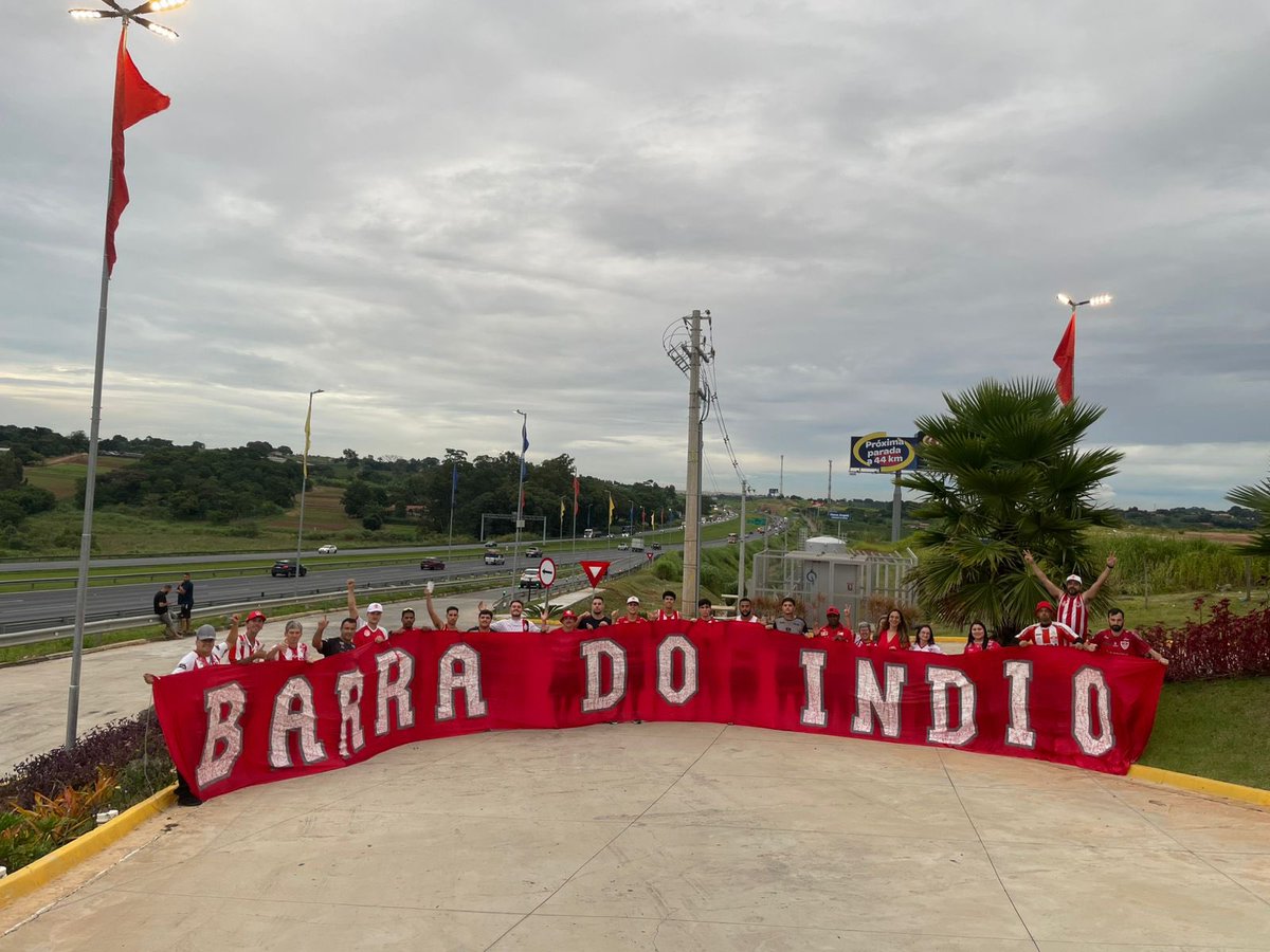 carimvs's tweet photo. A BARRA DO ÍNDIO PRESENTE EM CAMPINAS/SP
20 HORAS DE VIAGEM E MAIS DE 1.500km de distância

TEM QUE RESPEITAR, VAMOS GUARANY 🇦🇹 https://t.co/ZpXmRWDOCr
