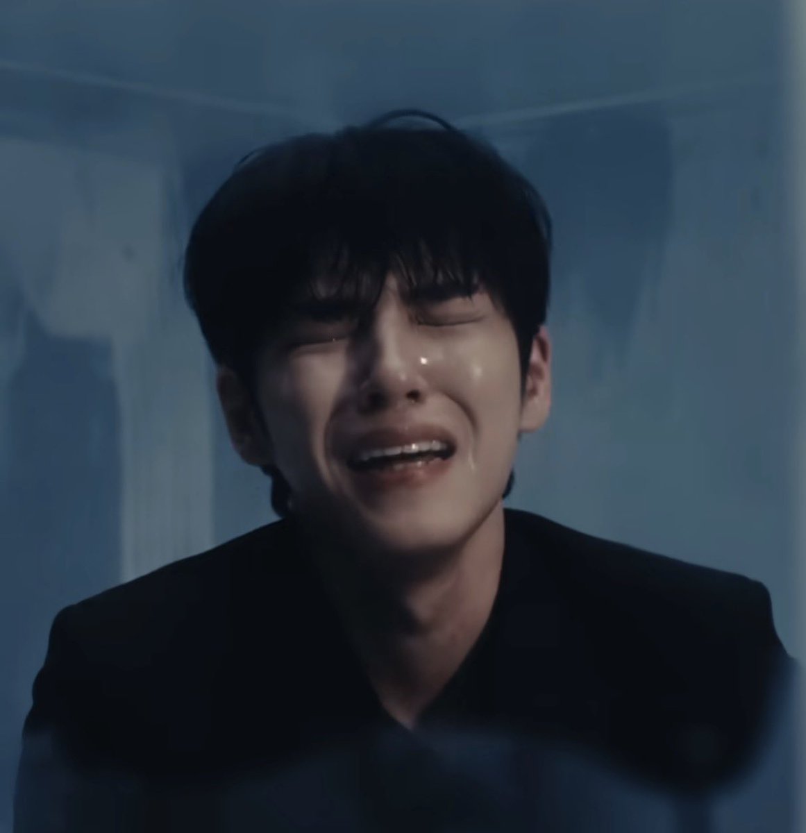 너무 서럽게 운다 너..
분명 연기인거 아는데 너무 마음이아픔
평생 지켜주겟다는 다짐