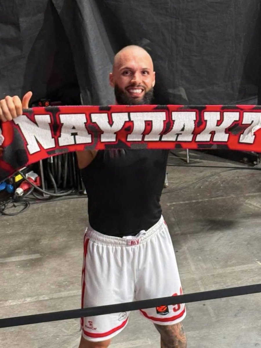 Red Duckling tweet media