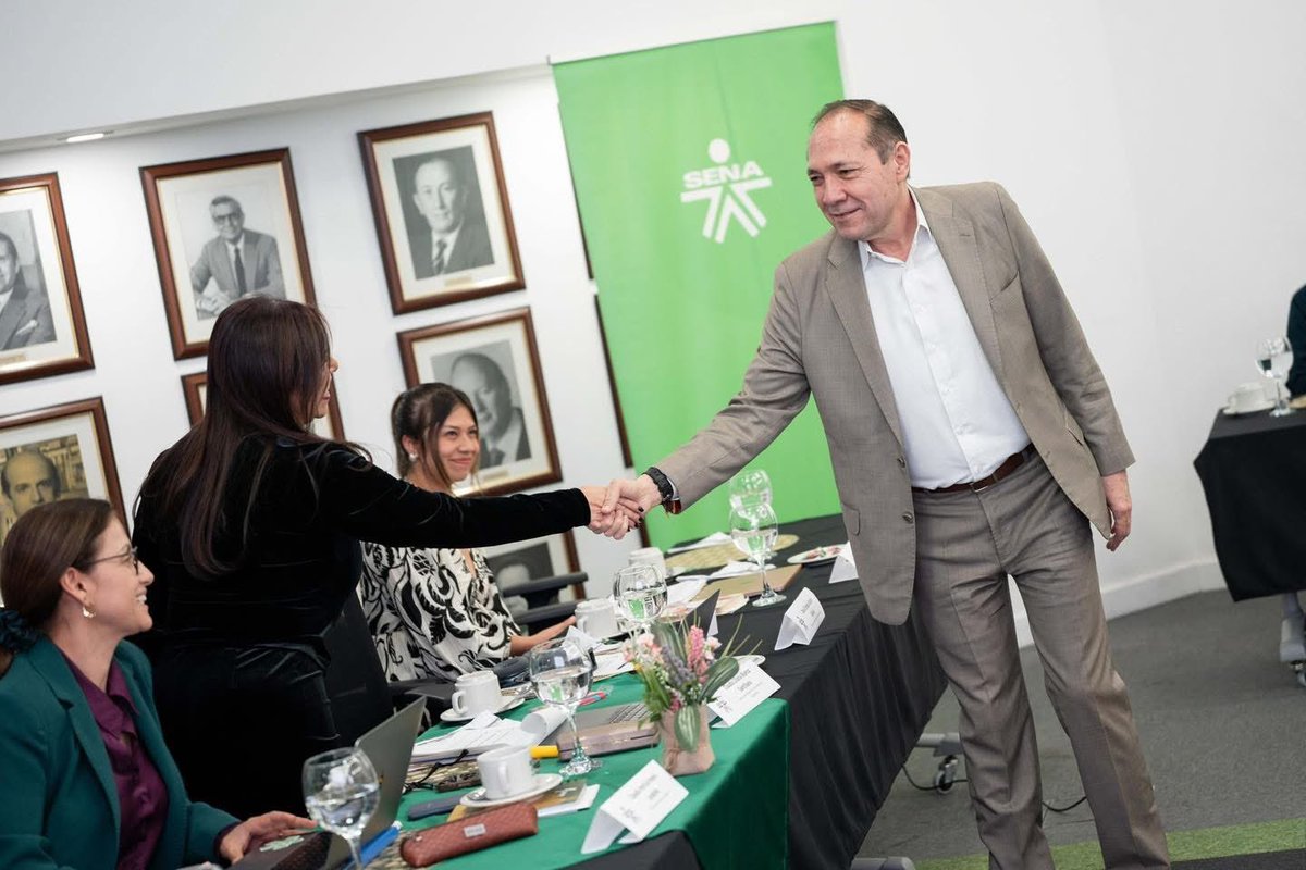 Hoy hicimos parte del Consejo Nacional Directivo del SENA, un espacio clave para revisar temas estratégicos de la entidad. Seguiremos trabajando bajo las orientaciones del ministro Antonio Sanguino y de nuestro Director General, para generarle oportunidades a los colombianos 💚
