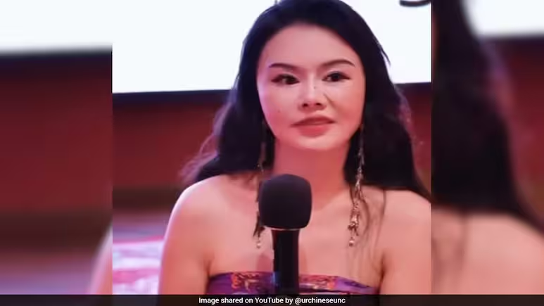 Global_AffairsX's tweet photo. Chinese 'Sexual Intelligence' Guru Who Made Rs 31 Crore Teaching Women How To Attract Men Faces Probe

#China #BreakingNews #Influencer #BusinessNews #SocialMedia #Investigation #Trending 
@Global_AffairsX https://t.co/on8ShOKNUP