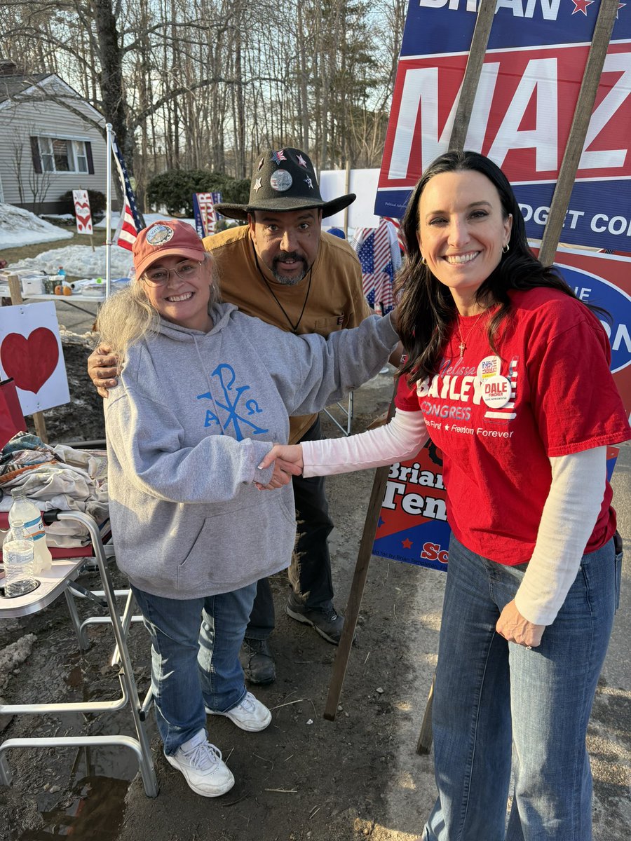 Melissa4NH's tweet photo. Voted in Bedford this morning, then visited incredible local candidates in Londonderry & Goffstown.
Met so many supporters โ even signed someoneโs cast and received the sweetest prayer over me. Feeling grateful and energized!
I โค๏ธ NH Politics
#NHpolitics #LiveFree #votenh https://t.co/4x2fO57Nja