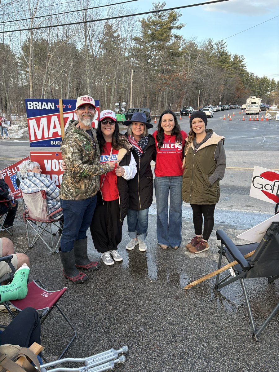 Melissa4NH's tweet photo. Voted in Bedford this morning, then visited incredible local candidates in Londonderry & Goffstown.
Met so many supporters โ even signed someoneโs cast and received the sweetest prayer over me. Feeling grateful and energized!
I โค๏ธ NH Politics
#NHpolitics #LiveFree #votenh https://t.co/4x2fO57Nja