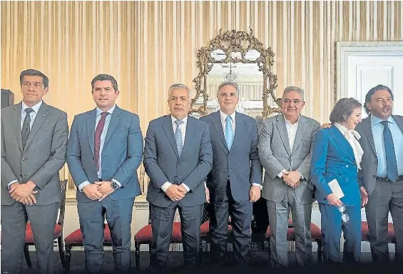 Striptease Del Poder tweet media