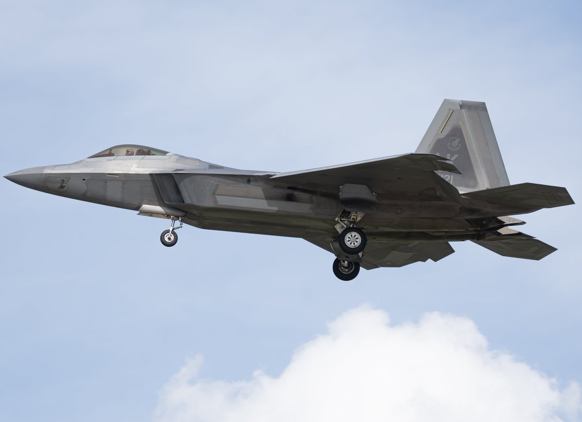 619_Aviation's tweet image. DOG01 flight of two F-22s from the 525th fs the "Bulldogs" pulling into NAS North Island after a quick flight out in the W-291 during Bamboo Eagle 26-1.
#f22 #bulldogs #525thfs #raptor #nasni #usaf #bambooeagle