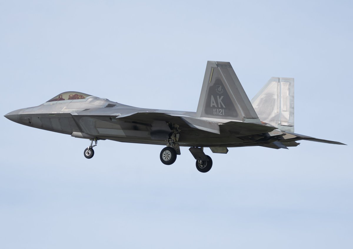 619_Aviation's tweet image. DOG01 flight of two F-22s from the 525th fs the "Bulldogs" pulling into NAS North Island after a quick flight out in the W-291 during Bamboo Eagle 26-1.
#f22 #bulldogs #525thfs #raptor #nasni #usaf #bambooeagle