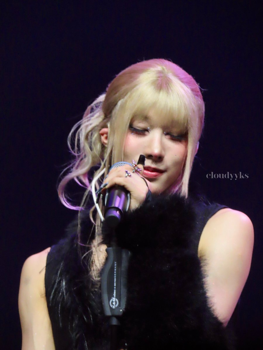 210226 ❤️‍🔥 XLOV CONCERT IN MAINZ

💫

#XLOV #엑스러브
#FIRST_EURCPEAN_TCUR  #XLOVEUROPEANTOUR 
#XLOVinMainz #XLOVGermany #KpopRevolution #RUI #루이 <a href="/XLOV_official/">XLOV</a>