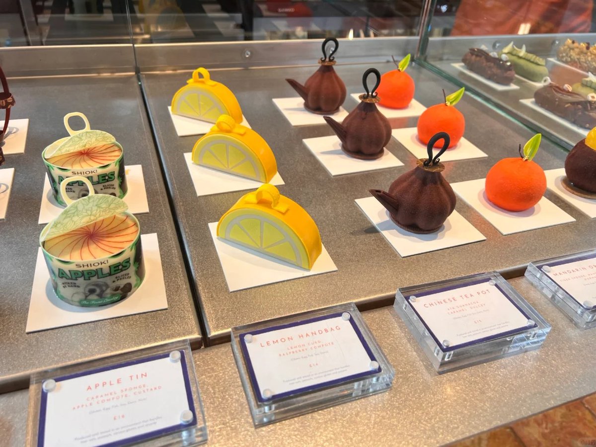 hey__katherine's tweet photo. There is a French dessert shop hidden in the corner when you walk out of Liverpool street station, called Straits Kitchen. https://t.co/wxMbQb9k8D