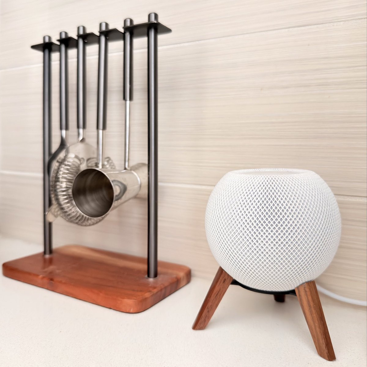 Basic Apple Guy tweet media