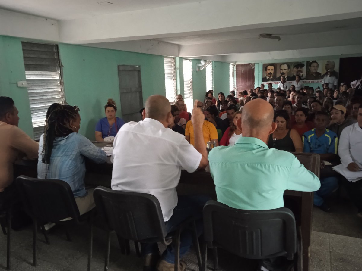 VCharles75435's tweet photo. Con los jóvenes del Sector Social en #Majibacoa se puede contar. #SomosContinuidad #PorLasTunasLaVictoria https://t.co/snzHzMhx5i