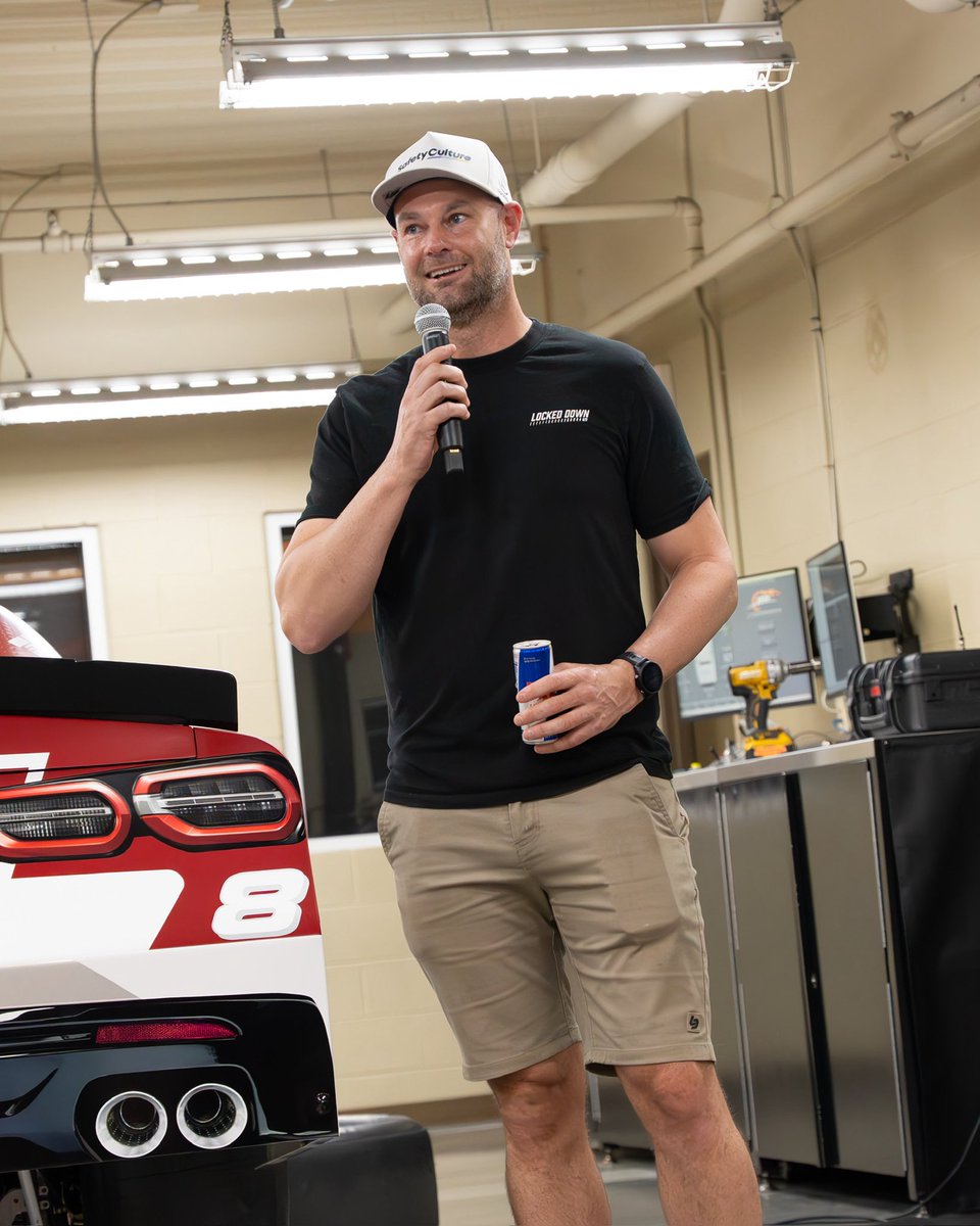 JR Motorsports tweet media