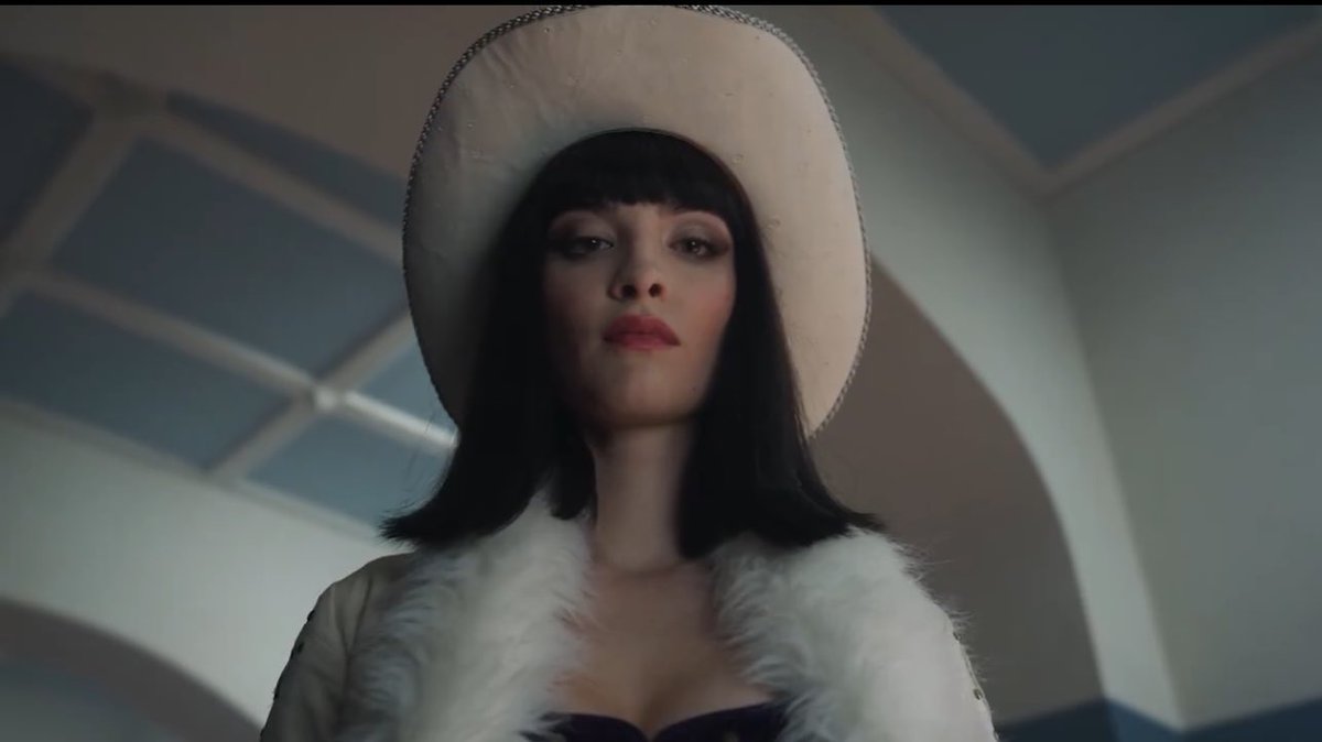 lanfeardelrey's tweet photo. she ate in that intro https://t.co/r35JbiyaxT
