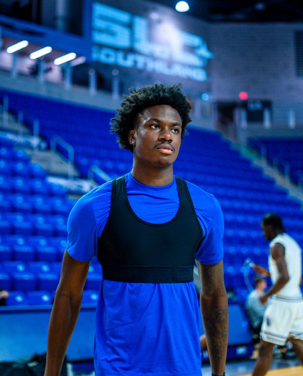 Islanders Men’s Basketball tweet media