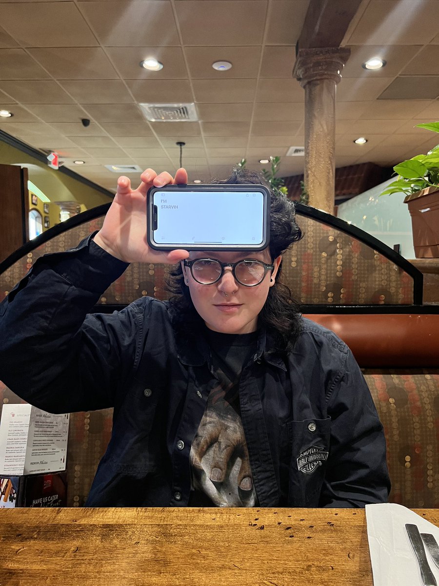 🦇 (@brokenbulletss) on Twitter photo 