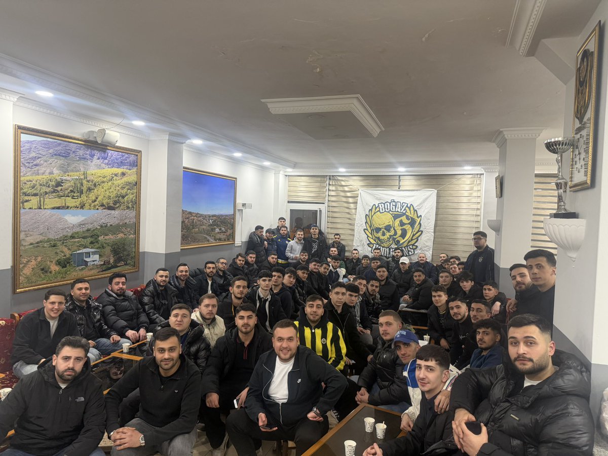 MamiFBH34's tweet photo. Biz bizden olanı satmayız bizden olan bizi satmazsa… #YaşasınBoğazHoliganları https://t.co/iBbY2JiYte