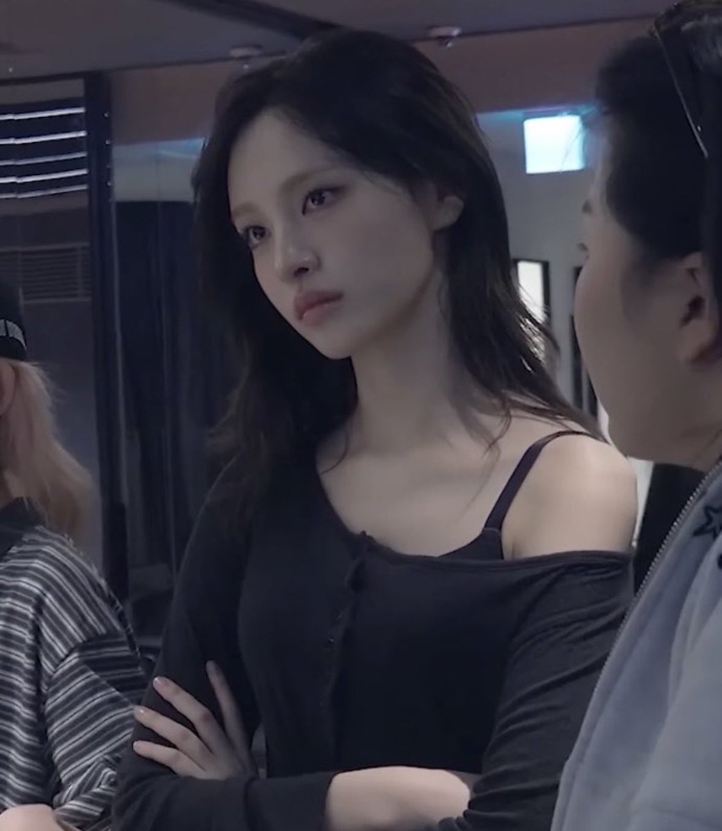dimple_l1's tweet photo. 미녀의 무표정이 무섭다고 하는 이유가
그냥 정말 "얼굴이 너무 잘생겨서"

美人の真顔が怖いって言われる理由が
ただほんとに"顔が整いすぎてるから"で最高 https://t.co/IRgdmYE2j9